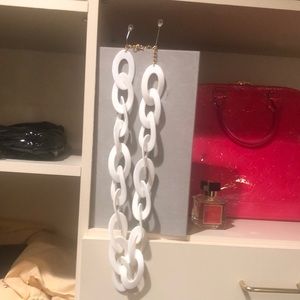 KENNETH JAY LANE FASHION JEWELRY WHITE LONG NECKLACE